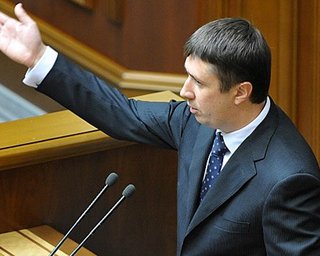 Кириленко призвал облсоветы выступить против Табачника
