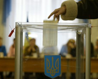 Около 100 тысяч украинцев изменили место голосования на выборах, – ЦИК