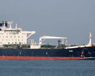 Как выглядит танкер Ursus Maritimus после атаки дронов ВСУ: черное пятно на весь борт (фото)