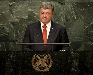 Порошенко призвал ООН ввести миротворцев на Донбасс