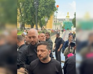 "Мы еще скажем": Зеленский в Лавре рассказал о Patriot и ответе Путину (видео)