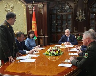 Лукашенко призвал Россию к ответу на срочном заседании Совбеза