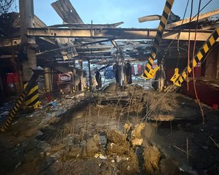 Удар Росії по терміналу "Нової пошти" в Києві: тисячі посилок не доїдуть, чи буде компенсація