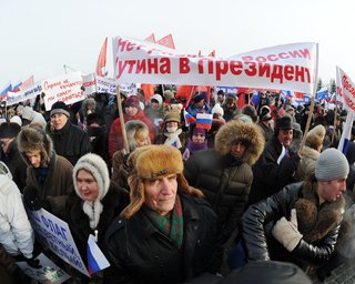 Сторонников Путина обвинили в осквернении московской святыни