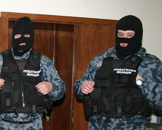 Налоговой милиции запретили использовать защитные маски