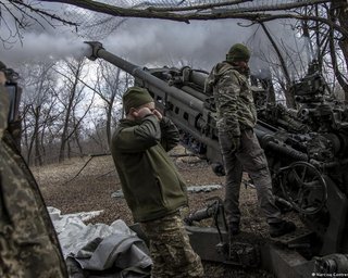 "Нет тактики, это сомалийская стрельба": бойцы рассказали о поведении россиян под Бахмутом (видео)