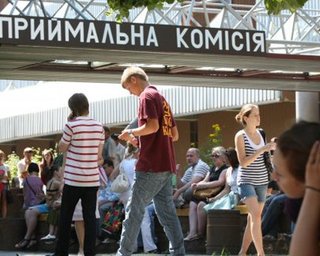 Сюжет дня. Коррупцию возвратили в школы и вузы