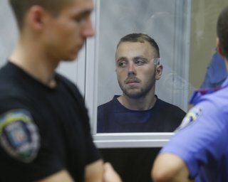 Вибухи, постраждалі та самогубство: усе, що відомо про ситуацію в Шевченківському суді (відео)
