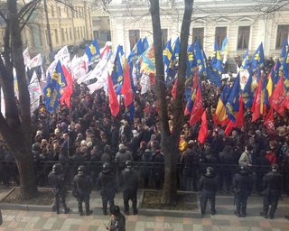Партия регионов предлагает провести киевские выборы в июле, - журналист