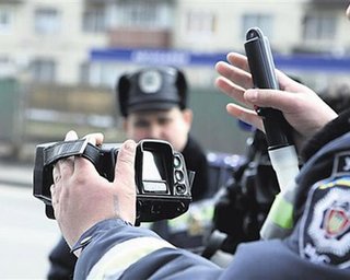 Засады на дорогах: полномочия ГАИ вновь расширены