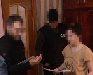 Втекла під Вінницю і видавала себе за переселенку: СБУ затримала дочку колаборанта з Чорнобаївки