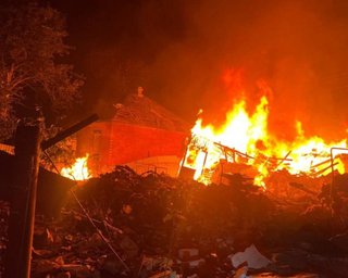 РФ ударила по Запорожью и Чугуеву во время переговоров в Москве: горят дома, есть погибшие (видео)
