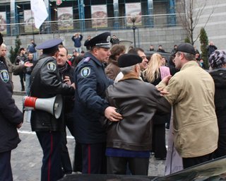 На Майдане произошла стычка между предпринимателями и милицией