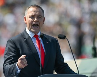Президент Польши ветировал закон, по которому неработающие украинцы получали ежемесячные выплаты