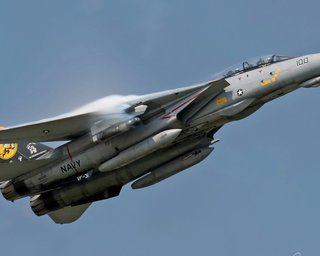Захисник флоту винищувач F-14: політ у небезпечній зоні, який ледь не провалився