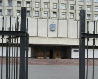 В предвыборных бюллетенях не будет фамилий Тимошенко, Луценко и Лазаренко