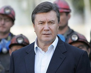 Янукович о назначении Порошенко: "На такие должности надо назначать профессионально подготовленных кадров"