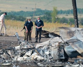 G7 призвала Россию немедленно начать сотрудничество по катастрофе МН17