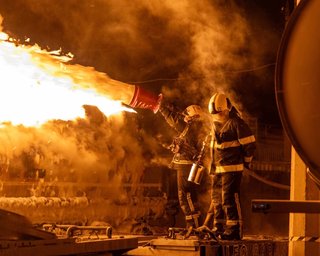 Массированный удар по Киеву: 6000 домов остались без отопления, атакована фабрика Roshen (видео)