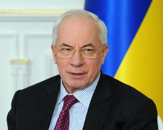 Азаров связал высокий рейтинг Свободы со слабостью оппозиции