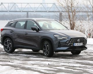 Акцент на технології: тест-драйв нового кросовера MG One