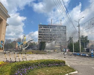 Есть погибшие и раненые: ВС РФ обстреляли центр Винницы (видео, фото)