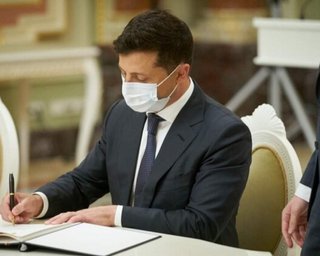 Зеленський затвердив санкції РНБО проти ватажків "ЛДНР" і "злодіїв у законі"