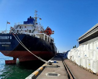 В порту Южный находится почти 10 тысяч тонн селитры