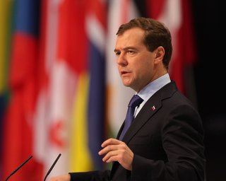 Медведев не исключает нового выдвижения в президенты