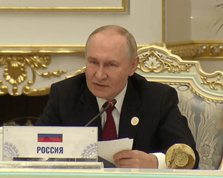 Переговоры по Украине: Путин заявил, что придерживается оговоренных с Трампом "принципиальных положений"