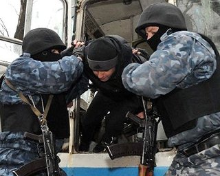В поисках террористов. Кто и зачем использует исламскую карту в Крыму