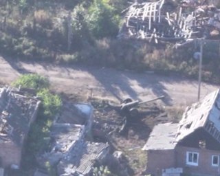Вполювали вночі: оператори ССО дронами ефектно знищили російську гармату біля Бахмута (відео)