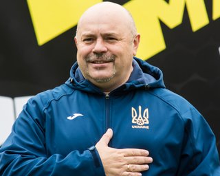 "Форма одобрена, будем в ней играть". Пресс-атташе УАФ – о лозунгах на новой форме