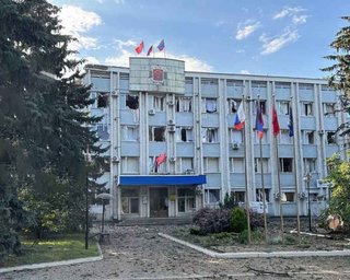 HIMARS або Storm Shadow: у РФ заявили про обстріл "адміністрації" у Волновасі (фото)