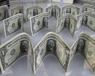 Нацбанк изменил правила оборота валюты на счетах
