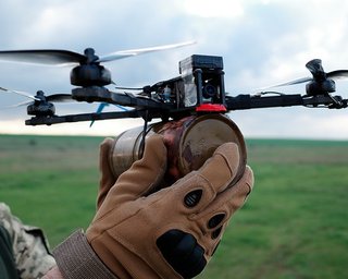 У РФ хочуть бити по морських безпілотниках у Чорному морі FPV-дронами: чому ця ідея безглузда