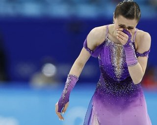 Каміла Валієва виграла коротку програму та розплакалася (фото, відео)