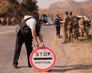 Готовятся к десанту с моря: на пляжах Крыма проходят масштабные учения (видео)