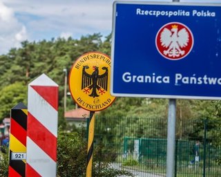 "Из-за конфликта между странами": в Польшу не впустили украинских депутатов