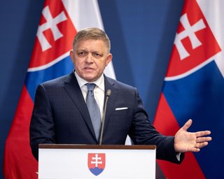 "Саботаж Зеленского": Фицо пригрозил существенно сократить поддержку украинцев в Словакии