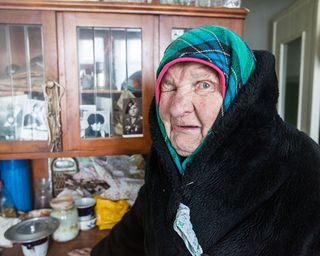 Почему жители Опытного берут гуманитарку от "карателей". Фото, видео