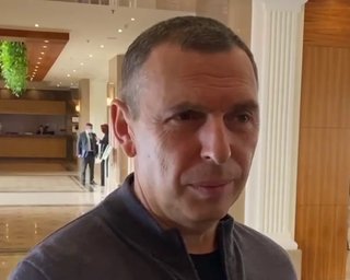 "Їжджу на броньованій машині": Шефір прибув до Трускавця на нараду "Слуги народу"