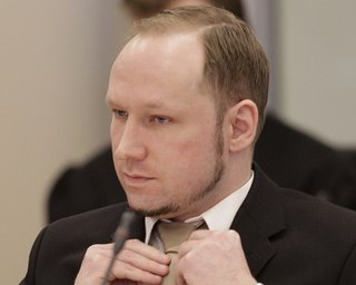 Брейвик пытался разослать восемь тысяч электронных писем в день теракта