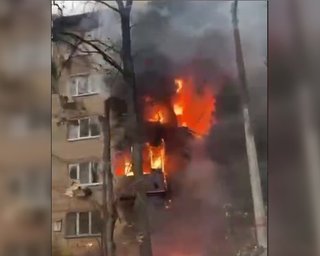 Армія РФ вдарила ракетами по Києву: горить житловий будинок у Печерському районі (відео)