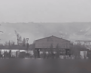 Бухти в диму: в соцмережах показали вибухи в Севастополі й інших містах Криму (відео)