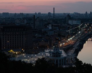ЗМІ повідомляють про масштабний блекаут в Україні: нардеп не виключає кібератаку на енергосистему