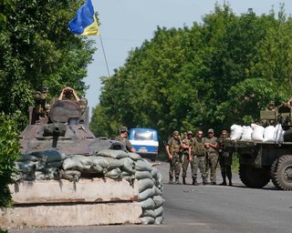 Генштаб отменил разрешения на перемещение военнообязанных в Украине, — Залужный