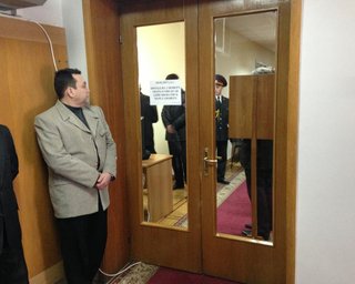 Оппозиционеров не пустили к большинству на Банковой