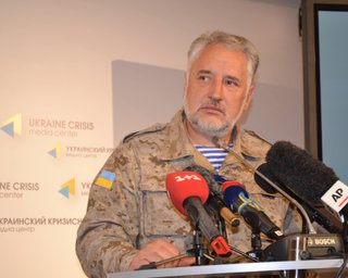 Жебривский: Ремонтные бригады из-за обстрелов боевиков приостановили работу в Авдеевке