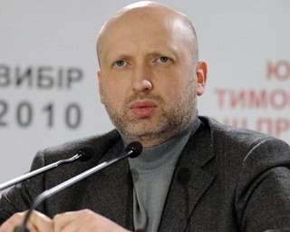 Турчинов уличил КС в выполнении политического заказа